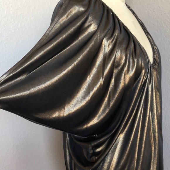 Tops - Picture 2 of 6